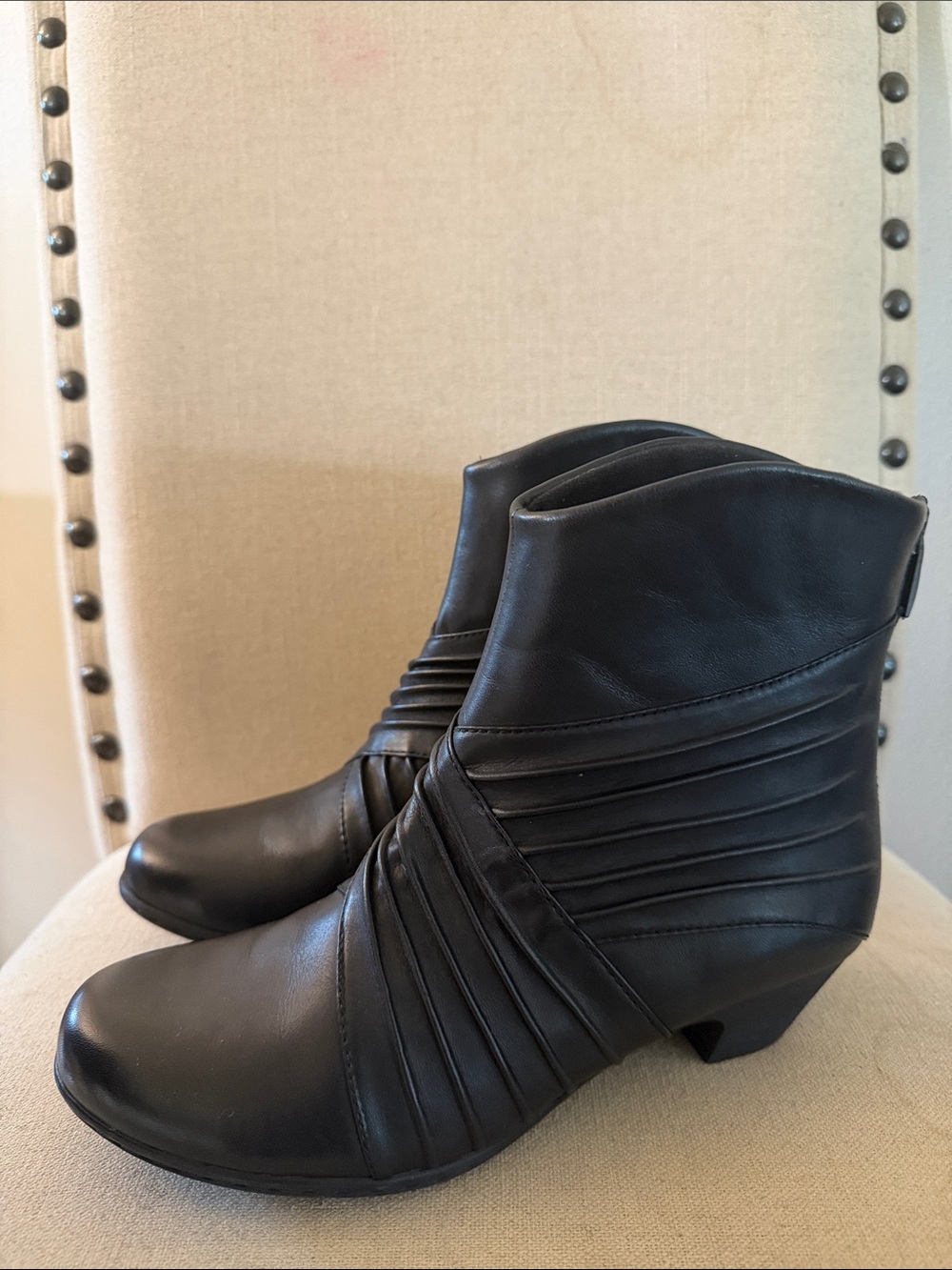 Rockport Women’s Brynn Pleated Ruched Ankle Back Zip Boots Black Size 6.5